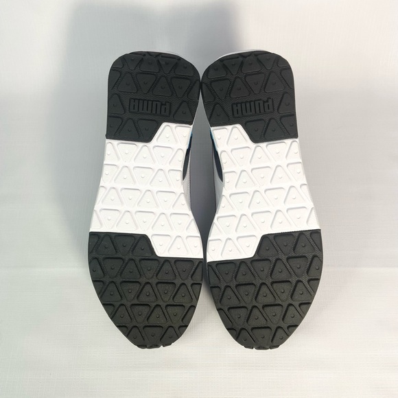 PUMA R22 Trainers - Picture 6 of 6